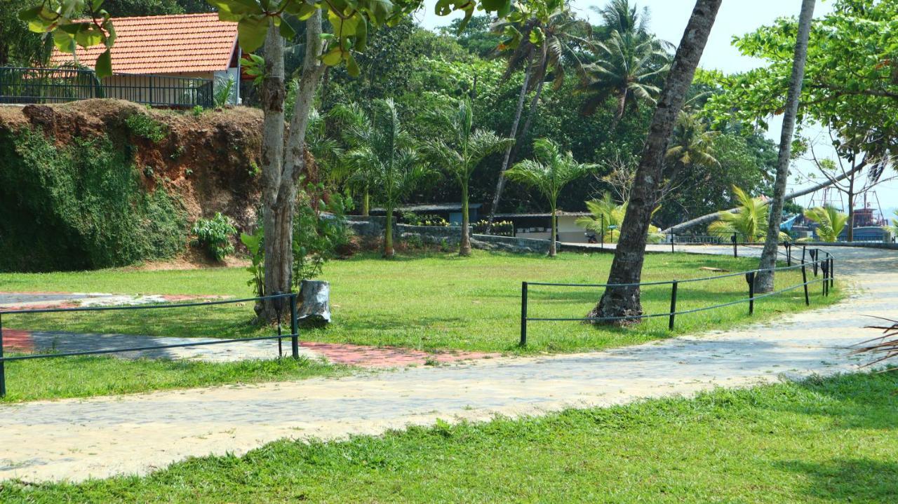 Ripples Service Villas Kollam Extérieur photo
